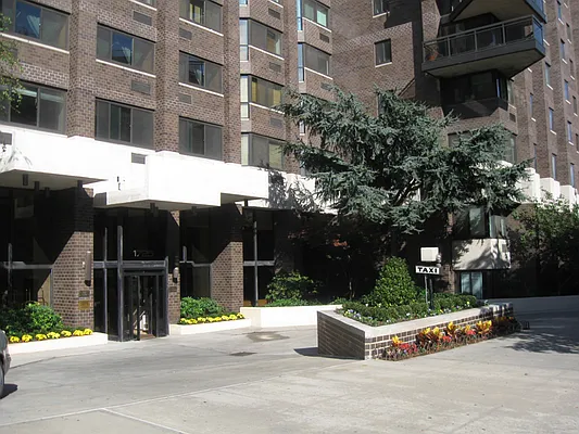 Rented by Sotheby's International Realty | media 20