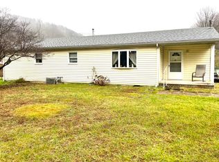 7994 Deepwater Mountain Rd, Kincaid, WV 25119