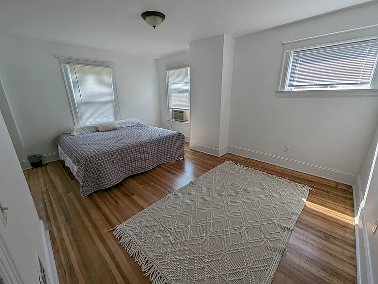 180 Lexington Ave — Photo 22