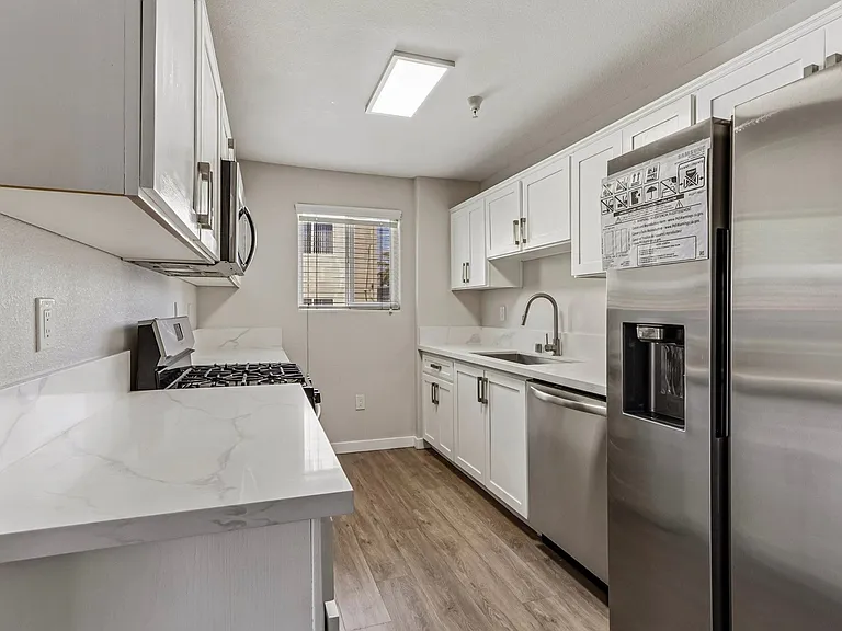 18425 Malden St #401 — Photo 23