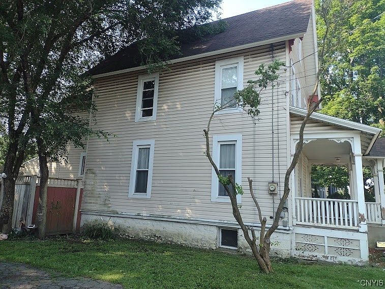 1st image of 179 Tompkins St