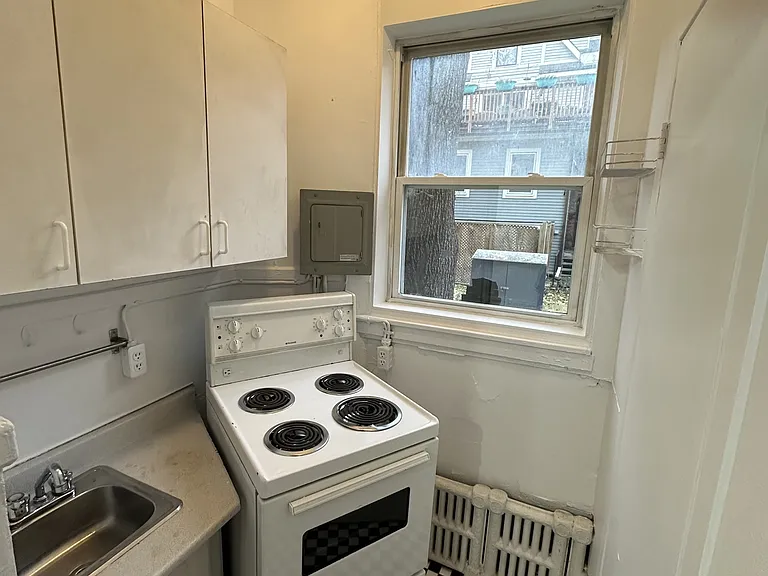 320 Cooper St #9 — Photo 3
