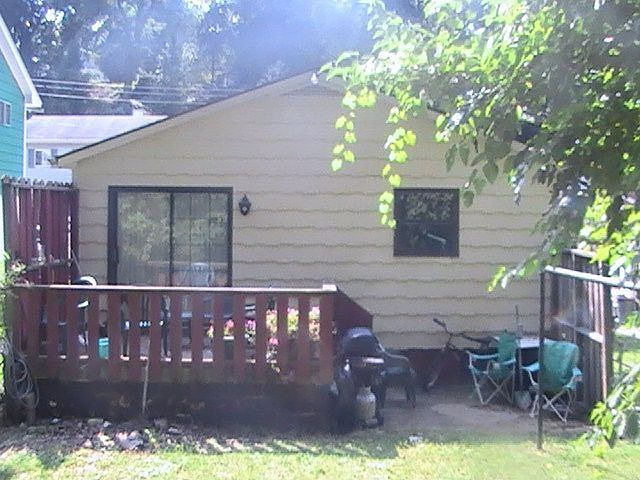 2nd image of 1910 Willow St