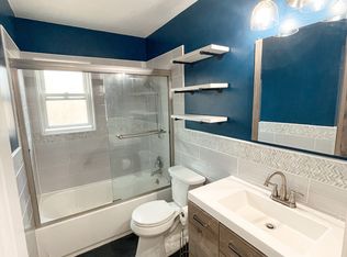 21 Balance Rock Rd APT 12, Seymour, CT 06483