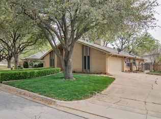 502 Country Wood Ct, Arlington, TX 76011