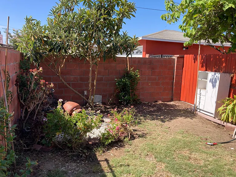 104 W 224th Pl — Photo 8
