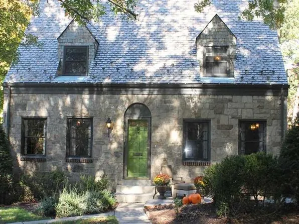 74 Youngwood Rd, Pittsburgh, PA 15228
