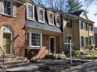 4847 Carriagepark Rd, Fairfax, VA 22032