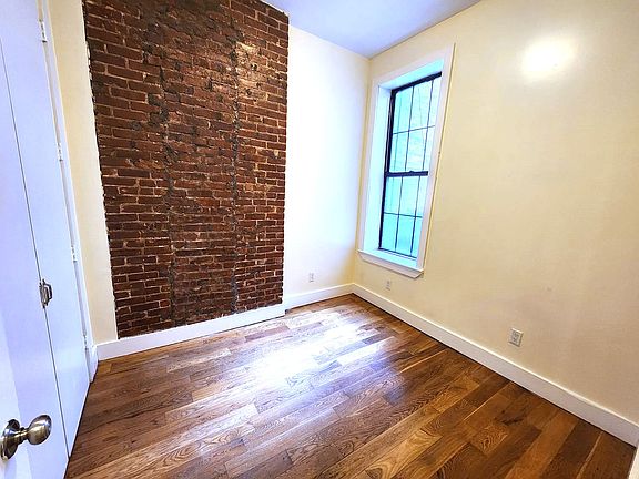 4th image of 160 Pulaski St #1L