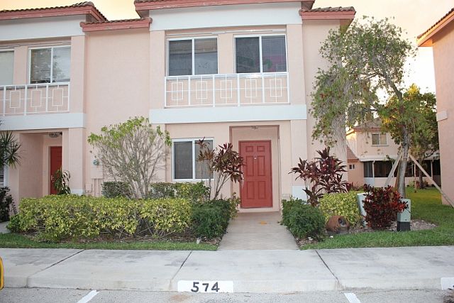 1st image of 574 NW 208th Dr