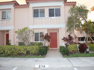 574 NW 208th Dr, Pembroke Pines, FL 33029