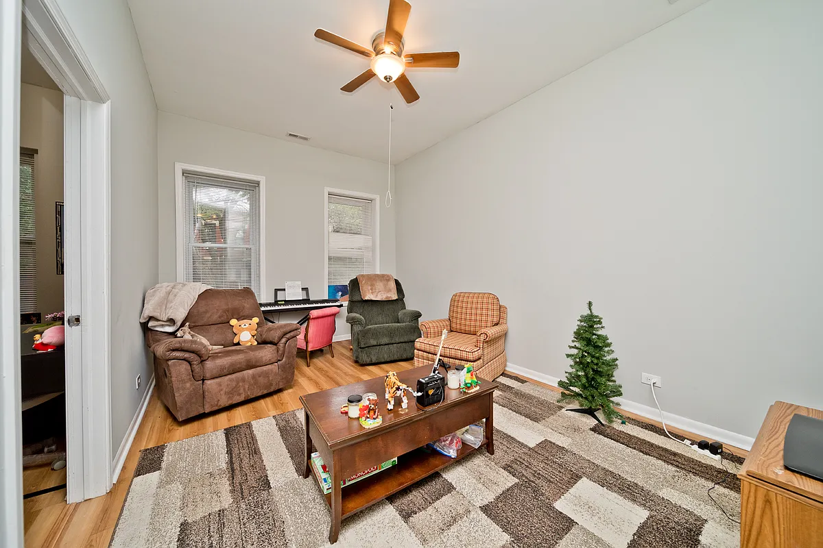 Building Photo - 1431 W Flournoy St #2F