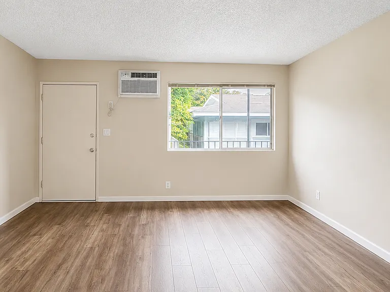 13422 Camilla St — Photo 30