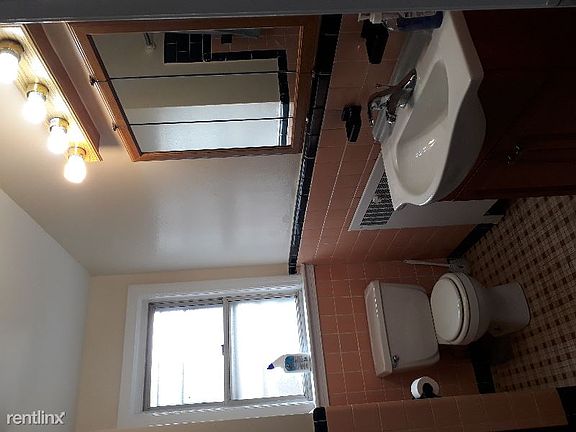 2nd image of 2721 W Berwyn Ave