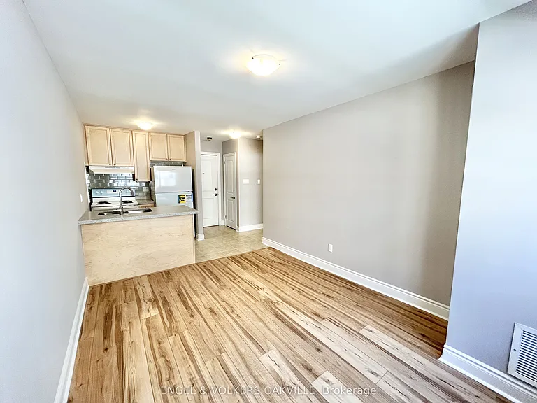 11 33rd St #204 — Photo 3