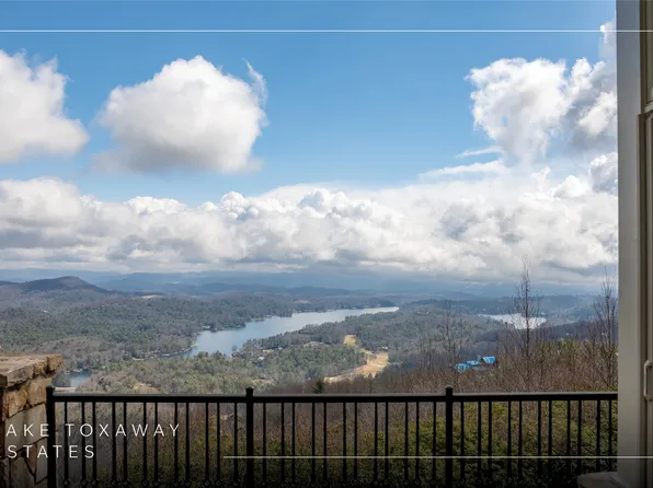 250 Meadow Ridge Drive, Lake Toxaway, NC 28747