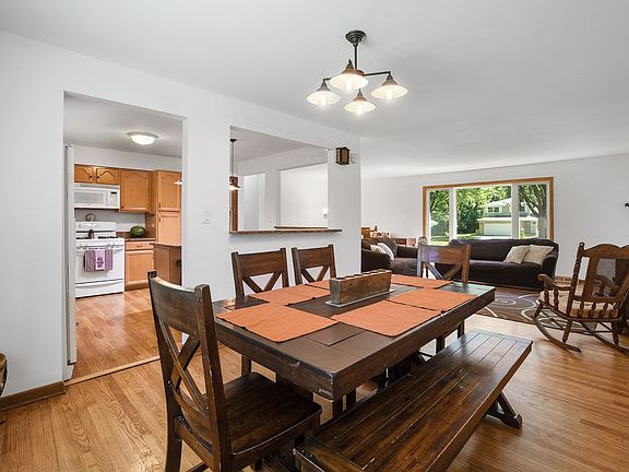 DiningRoom