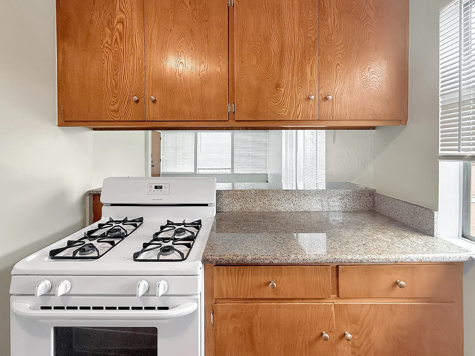 3600 Dimond — Photo 4