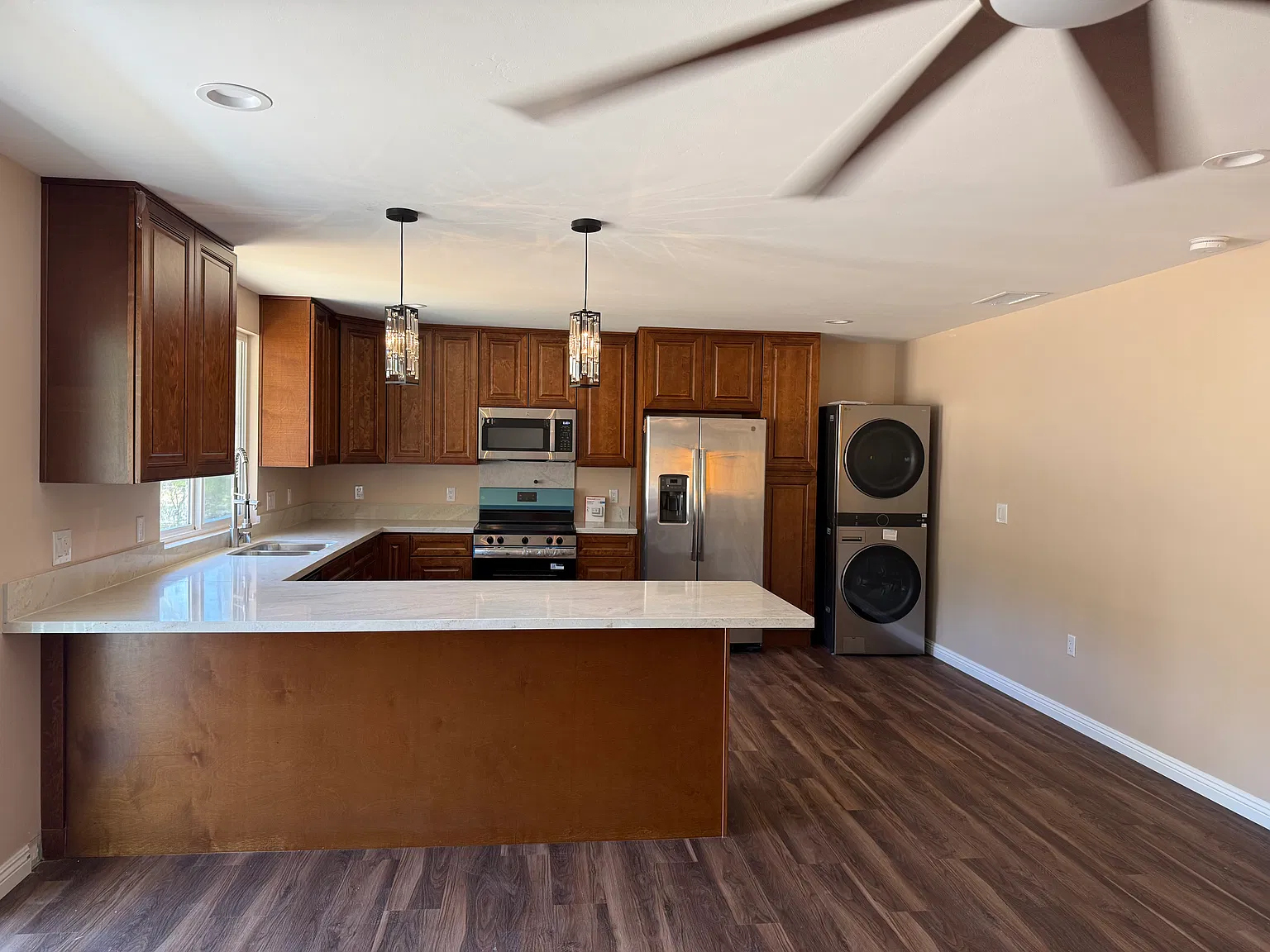 2 bed, 1200 sqft, $3,500 — Photo 1