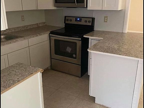 4th image of 602 Center Ln
