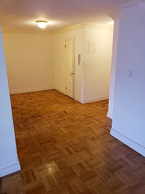 Rented by Metro Garden Realty NYC | media 31