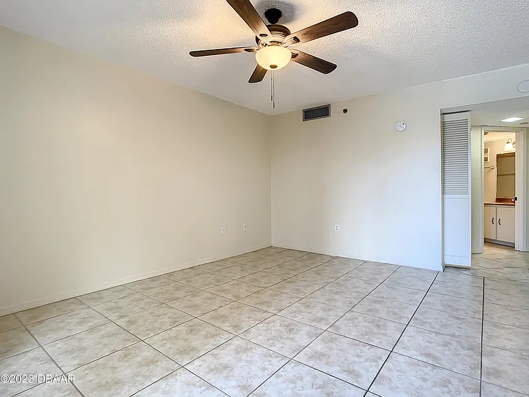 1 Oceans West Blvd #1A5 — Photo 34