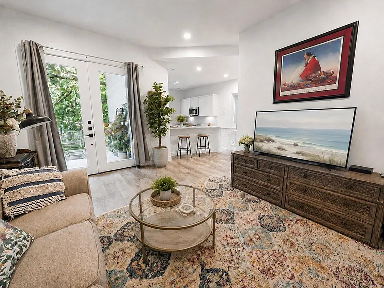 6030 Mount Bonnell Cv #DOWNSTAIRS — Photo 4