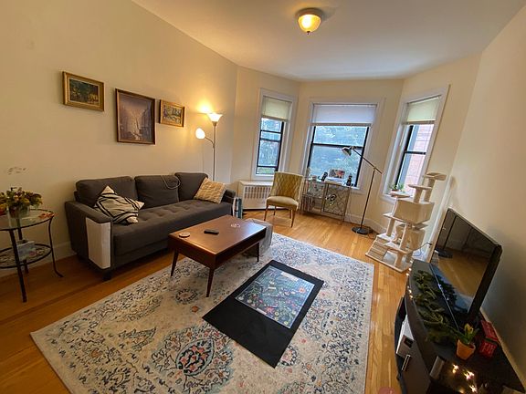 5th image of 59 Longwood Ave