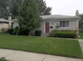 16156 Susan Ct, Roseville, MI