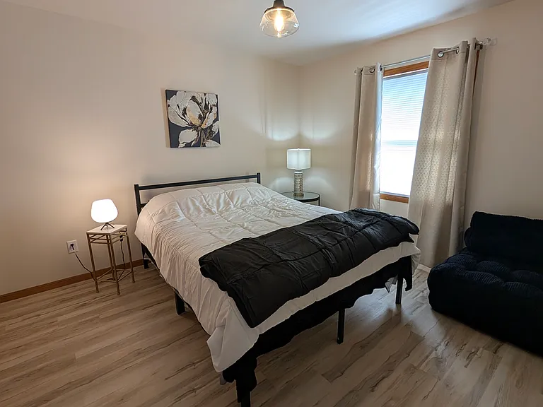 106 W Rose Eld Rd — Photo 5