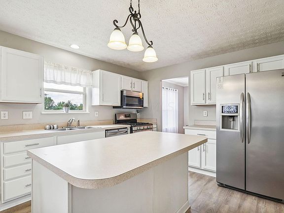 3rd image of 9394 Cadogan Ct