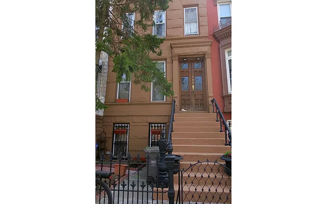 Rented by Douglas Elliman | media 20