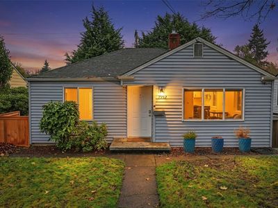 7952 18th Avenue SW, Seattle, WA, 98106