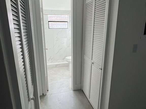 3rd image of 660 SE Park Dr APT 101