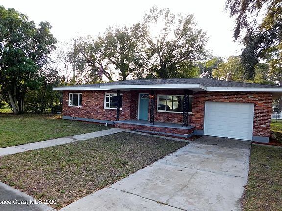 2nd image of 1052 S De Leon Ave