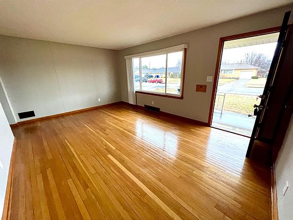 2nd image of 350 Kenyon Dr