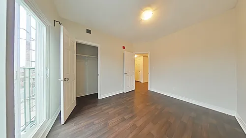 940 Bloor St W #202 Photo 1