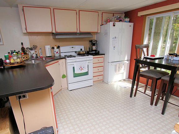 3rd image of 2625 S Evergreen Dr