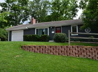 8515 W 55th Ter, Overland Park, KS 66202