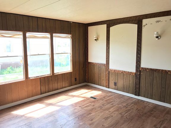 3rd image of 6025 Holiday St