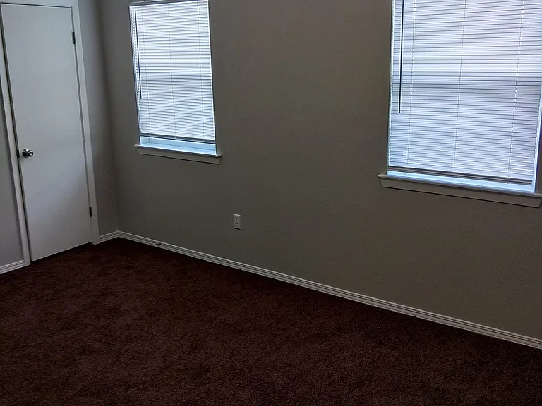 110 Omega St — Photo 11