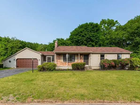 17 Cambridge St, Feeding Hills, MA 01030