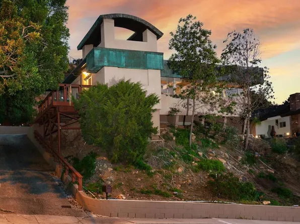 7555 Phoenix Dr, La Mesa, CA 91941