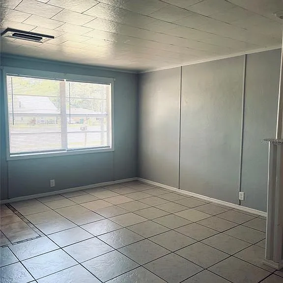 5237 1st St — Photo 5