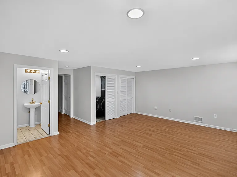 574 Beachway Ave — Photo 17