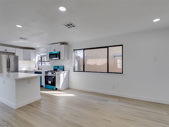 5th image of 2429 Charteroak St