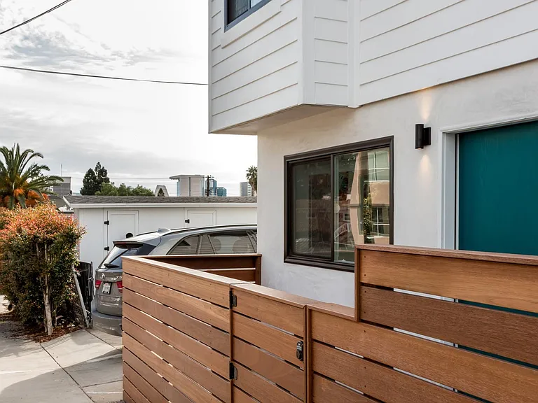2158 3rd Ave #B — Photo 3