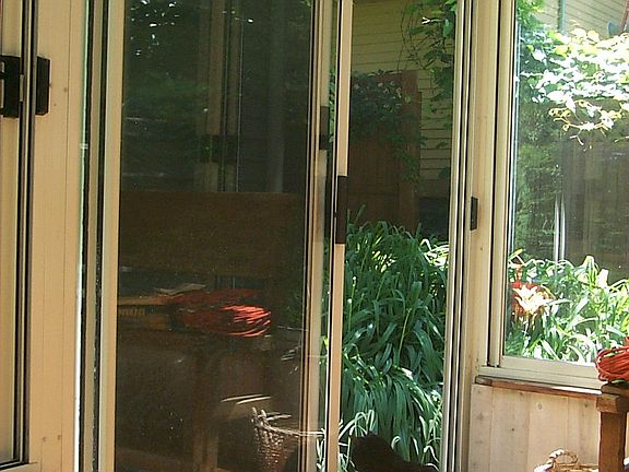 Greenhouse Sunporch Entry