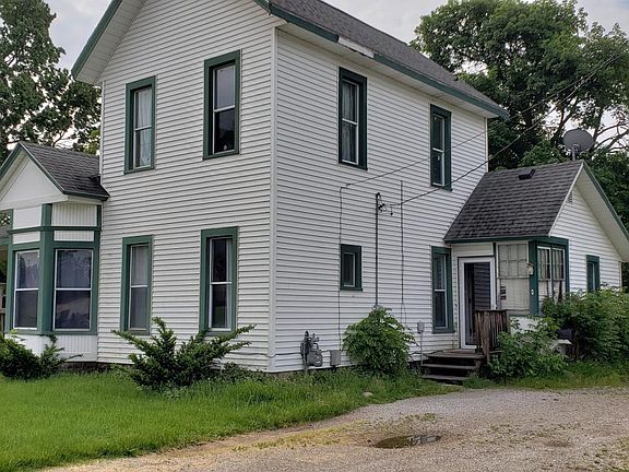 3rd image of 3230 Prospect St