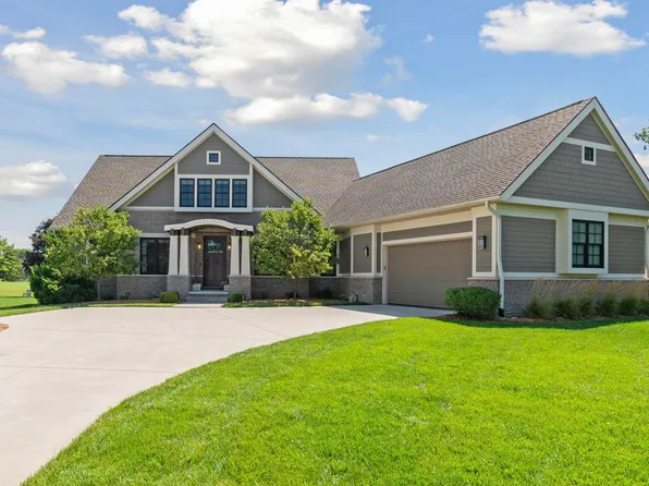 1727 Stonebridge Dr S, Ann Arbor, MI 48108